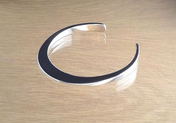 Armband, 925 zilver, massief, gesmeed, binnenmaat 59 x 54 mm